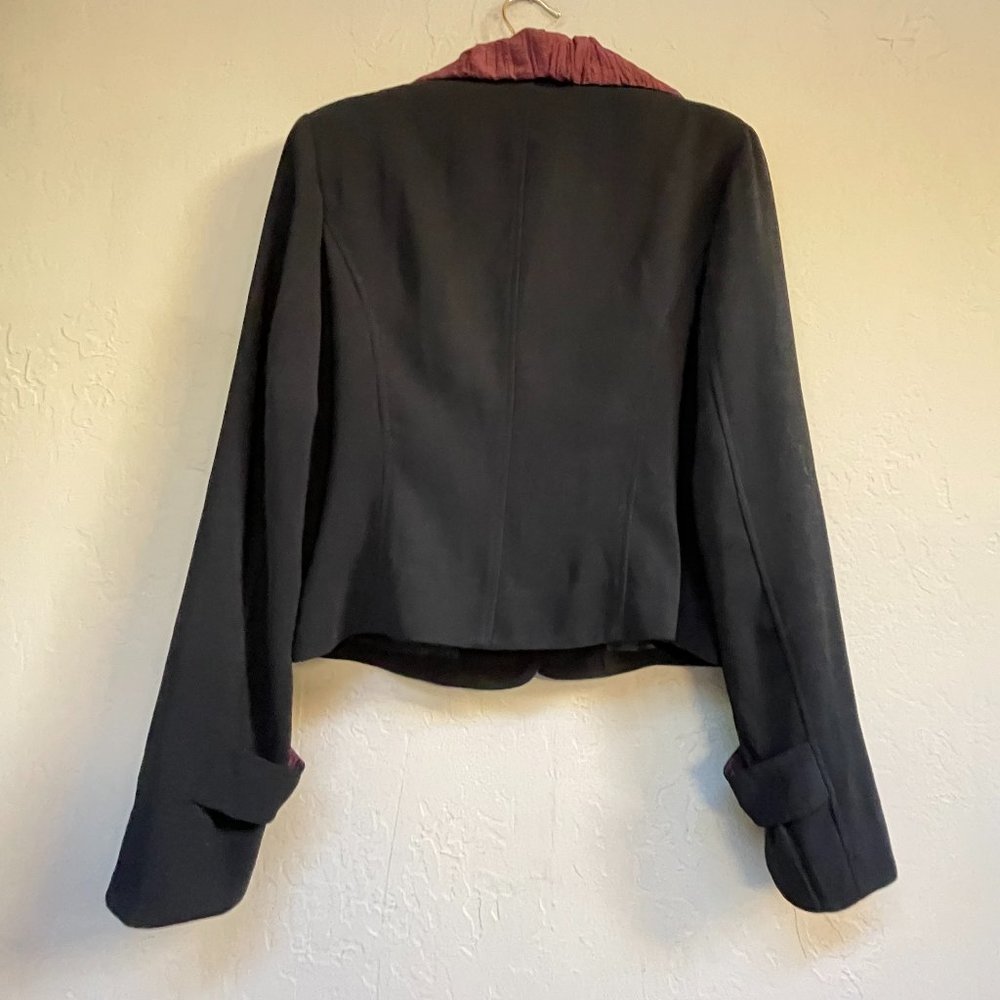 Anne Giorgio Women's Black with Ruffle Collar Crop Blazer Jacket Size Small - Picture 2 of 7